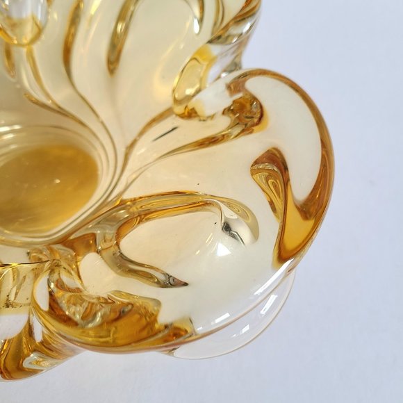 Chalet Canada Amber Yellow Art Glass Flower Organic Shape Bowl. - Picture 5 of 9